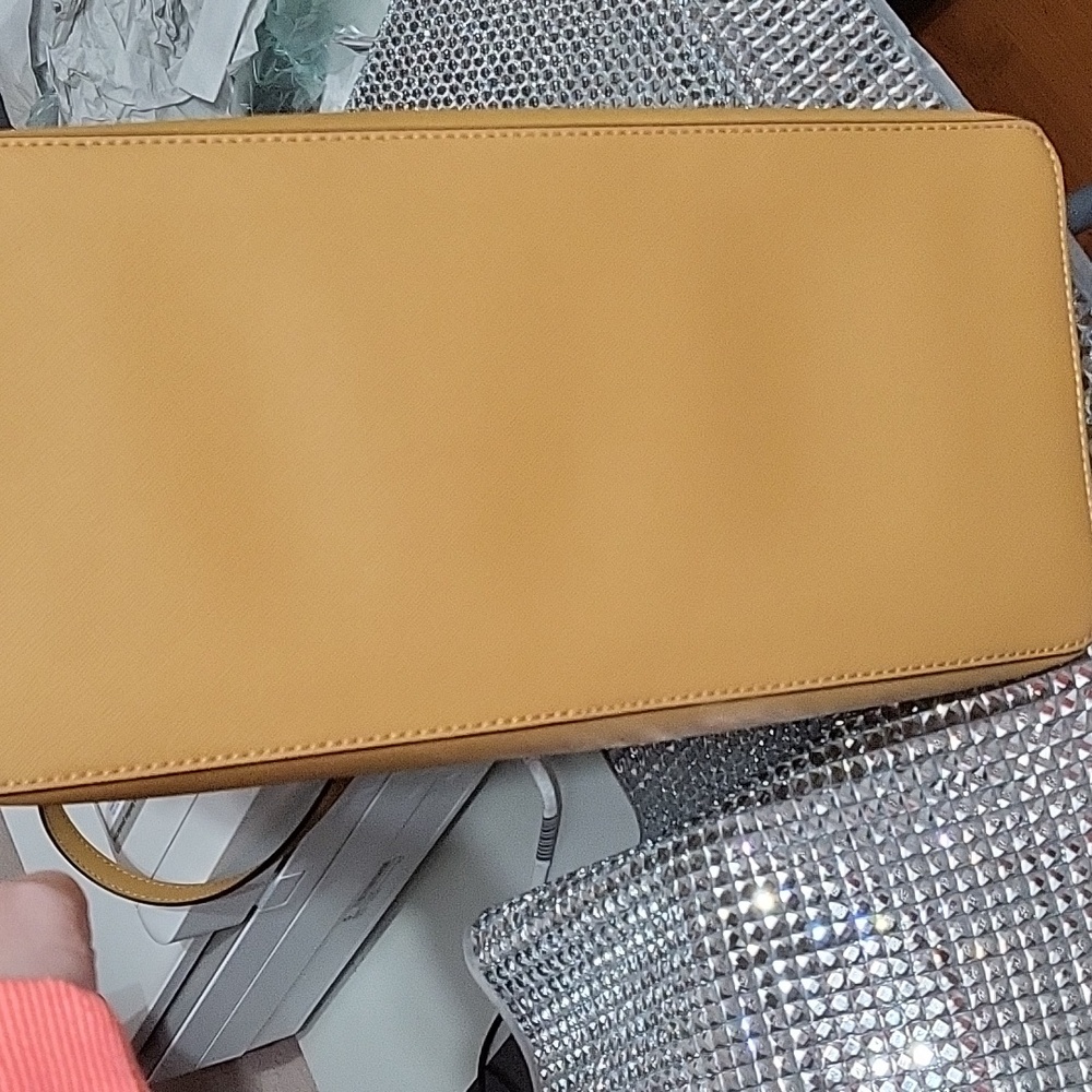 Michael Kors Tan GILLY Tote Bag - Picture 9 of 9